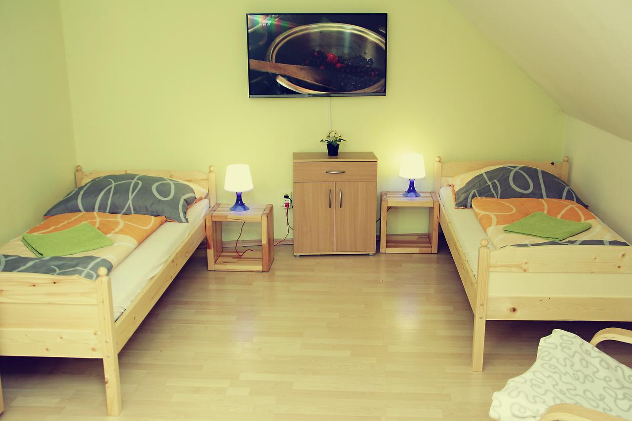 Apartman Novobranska Cz Apartment Бърно Екстериор снимка